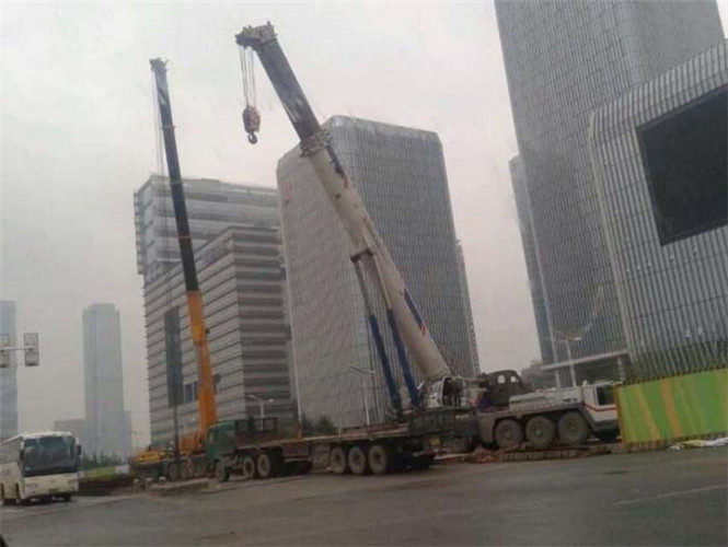 蒙自市25吨吊车能吊多重设备？